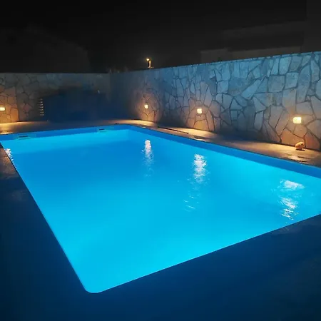 Khalli 4 Stars With Pool And Jacuzzi Near Opatija Apartman *